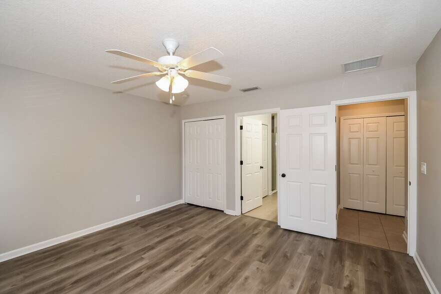 Building Photo - 607 Sunny Stroll Dr