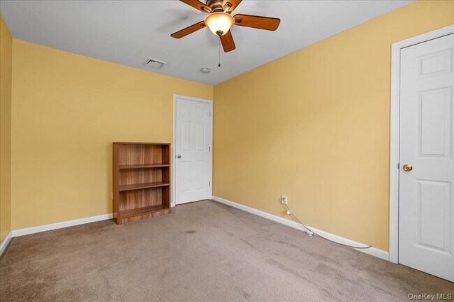 Building Photo - 70 Orchard Crest Dr