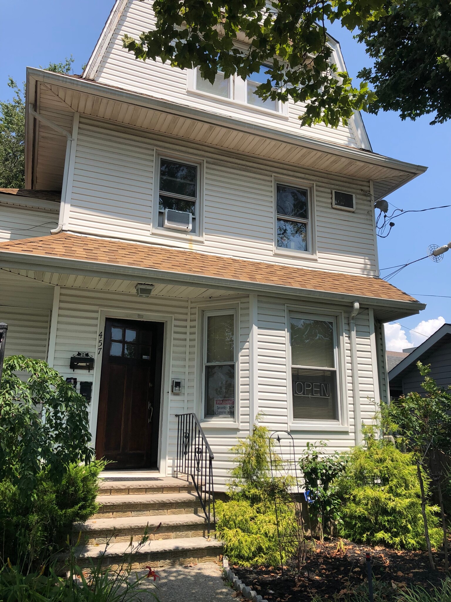 Charming apartments - 457 Front St