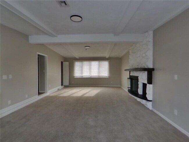 Building Photo - 1309 11th Ave W