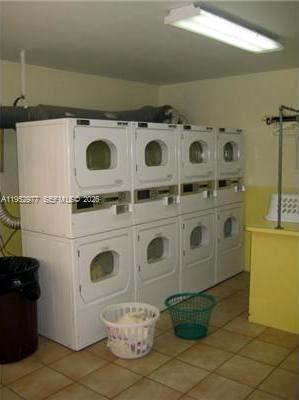 Building Photo - 7840 SW 55th Ave