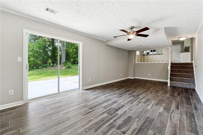 Building Photo - 2149 Indian Hill Rd