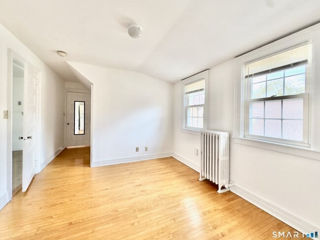 Building Photo - 53 Treat Ave