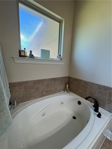 Building Photo - 1933 Bryce Dr