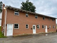Building Photo - 2853R Bedford St