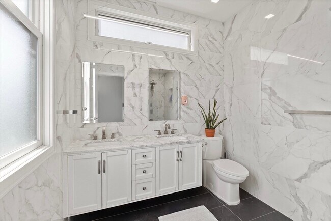 Building Photo - 86 Fremont St