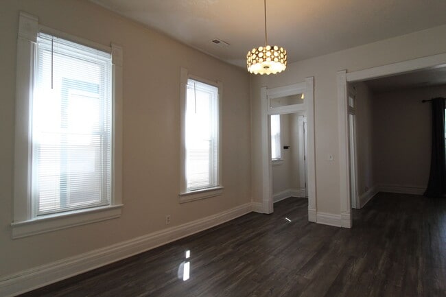 Building Photo - 1 Bedroom 1 Bath House In The Strawberry Hill Neighborhood