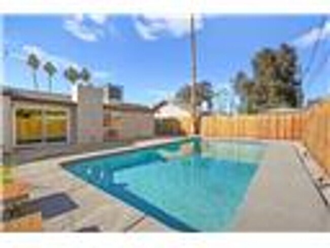 Building Photo - 1707 S 8th St