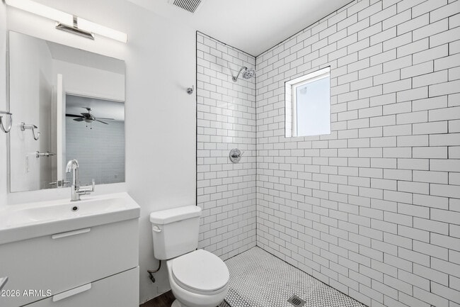 Building Photo - 3615 N 15th Ave