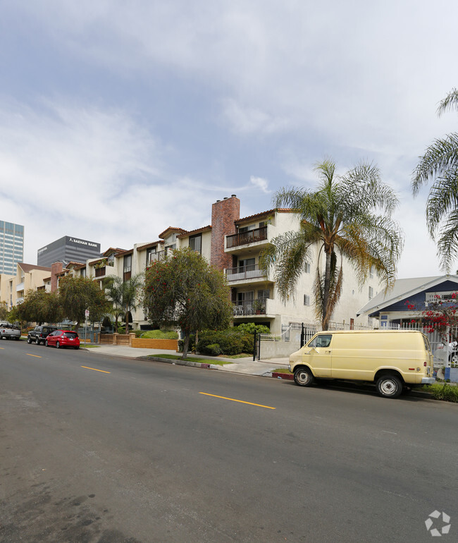 Building Photo - 742 S Harvard Blvd