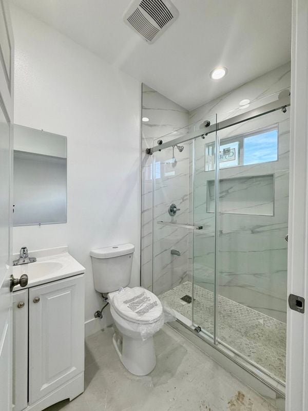 Building Photo - 11522 June St