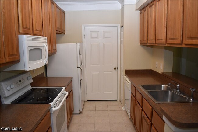 Building Photo - 11520 Villa Grand