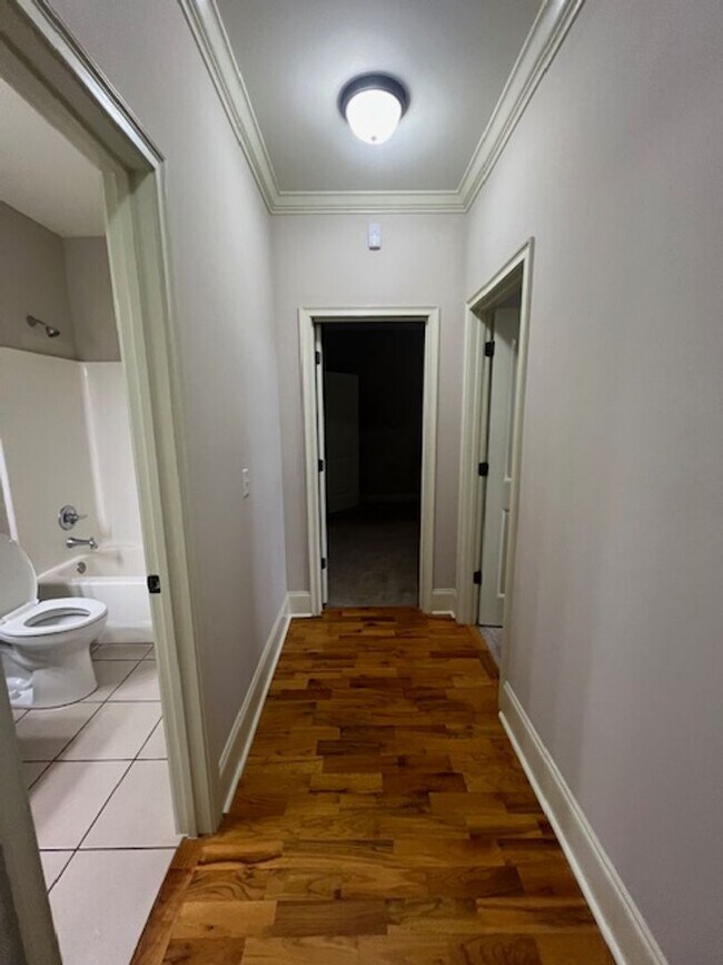 Building Photo - Southern Comfort & Style: Discover This Be...