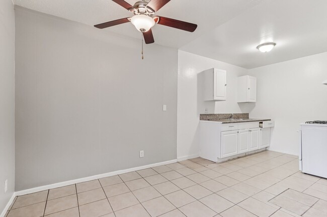 Floorplan - Shermanair Apartments