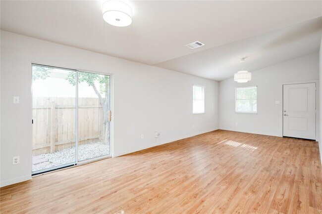 Building Photo - 8110 Willet Trail