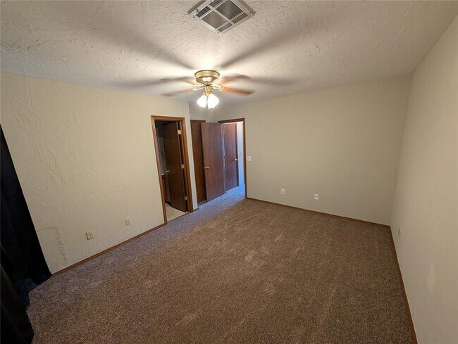 Building Photo - 3201 Lois Arlene Cir