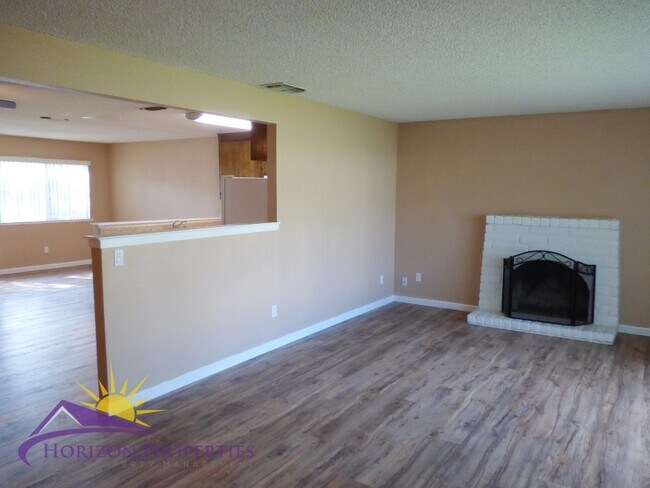Building Photo - 3 Bed 2 Bath 1,317sqft Citrus Heights Home in Wildwood Estates
