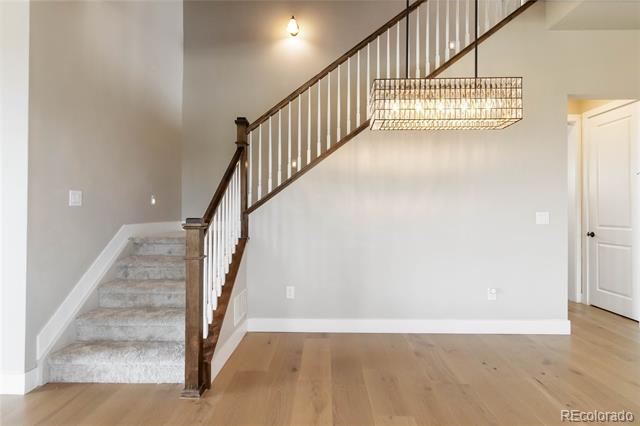 Building Photo - 2554 Eastview Dr