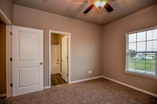 Building Photo - NOW PRE-LEASING FOR FALL 2026!! Don't miss...