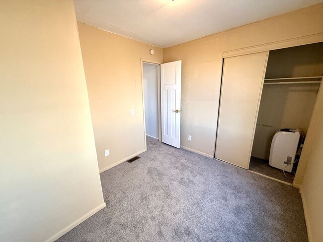 Building Photo - Newly Remodeled 2 Bedroom 2 Bathroom Home!- Available Now