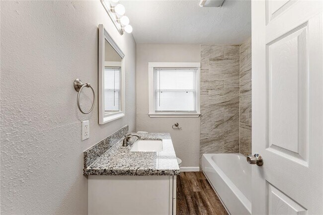 Building Photo - 3722 Seabrook St