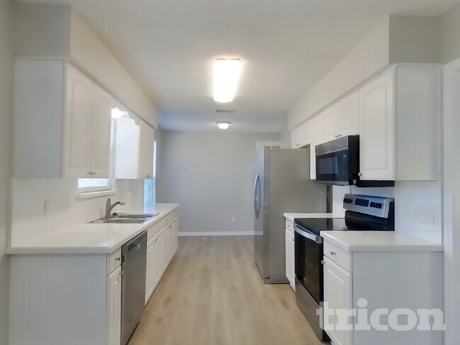 Building Photo - 2388 Kirkwall St