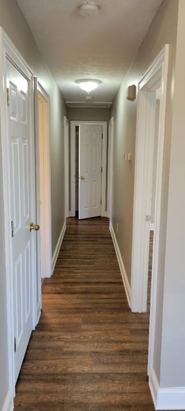 Building Photo - 438 W Market St