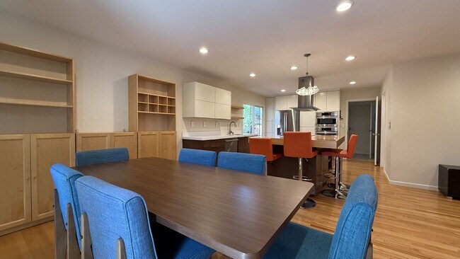 Building Photo - 4BD/2BA Willow Glen Home with Remodeled Chef's Kitchen