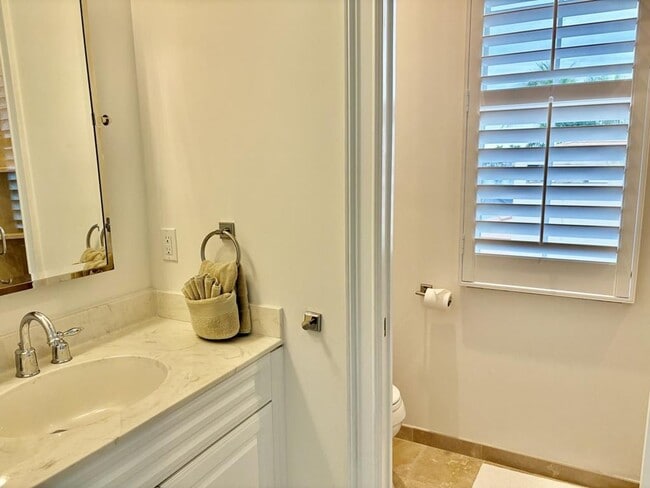 Building Photo - 1627 Barbados Ct