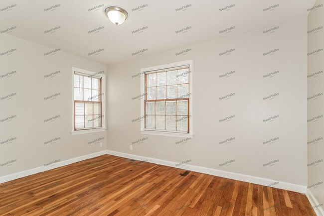 Building Photo - 1213 Addison Dr