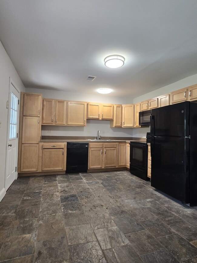 Building Photo - 996 Brookcrest Dr