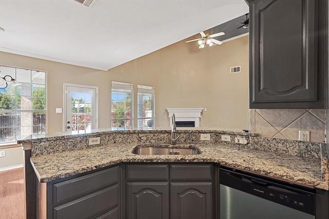 Building Photo - 8837 Sunset Trace Dr