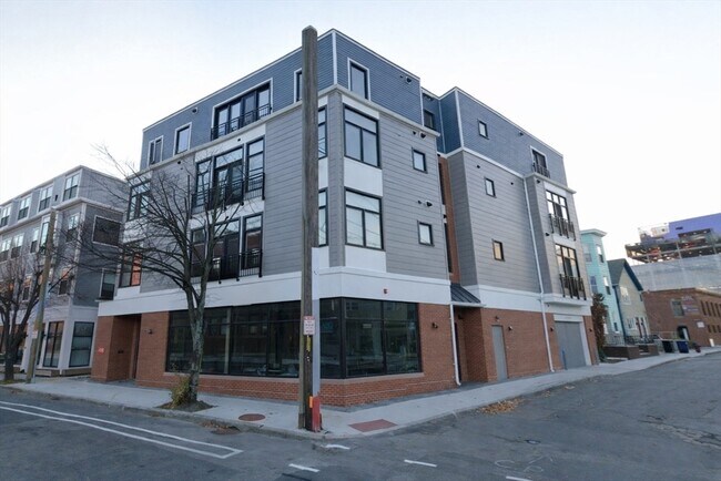 Building Photo - 44-48 Medford St