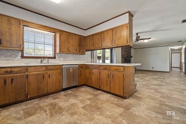 Building Photo - 30045 Wayside Dr