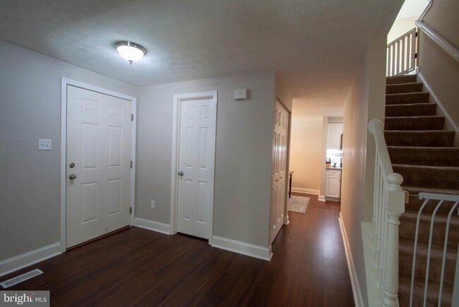 Building Photo - 637 Whittier Pkwy