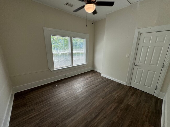 Building Photo - Renovated 3/1 House in South Rome- $1,095