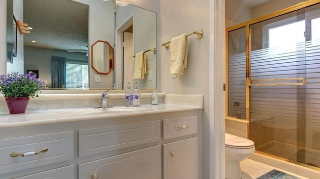 Building Photo - Union City 4 Bed | Master Suite | Perfect ...