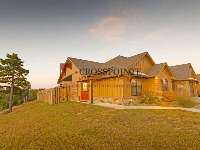 Building Photo - Coming Soon! 3 Bed 2 Bath Townhome in Serene West Tyler!