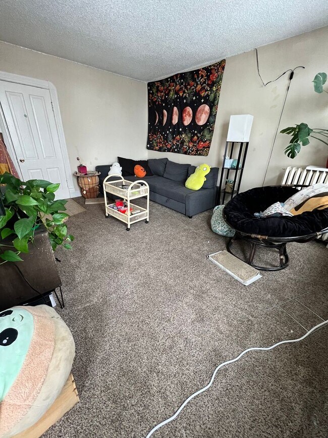 Building Photo - 2207 W 3rd St