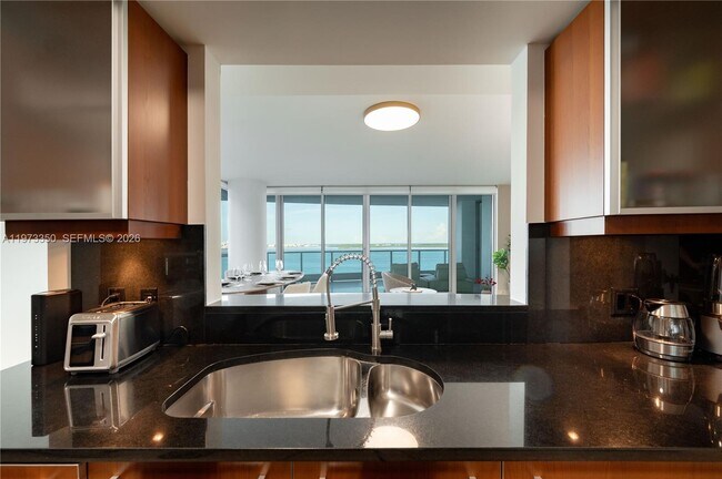 Building Photo - 1331 Brickell Bay Dr