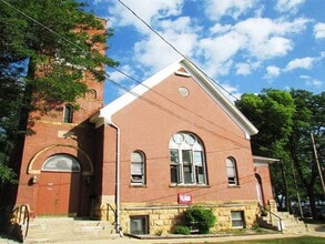 Building Photo - 304 N Hamilton St