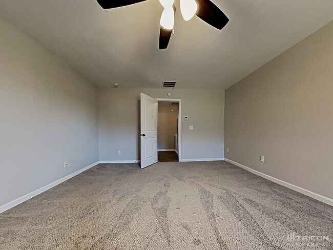 Building Photo - 701 Nonsuch Ct