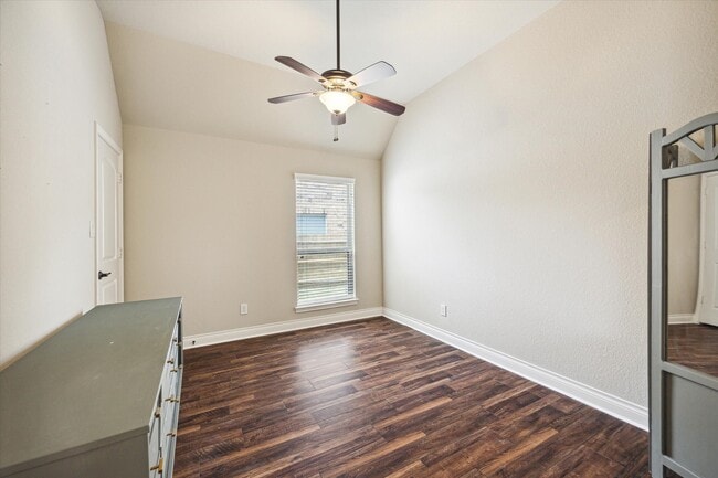 Building Photo - 1917 Cayman Bend Ln