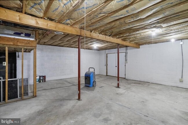 Building Photo - 72 Pioneer Ln