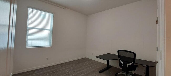 Building Photo - 1608 Sky Lks Dr