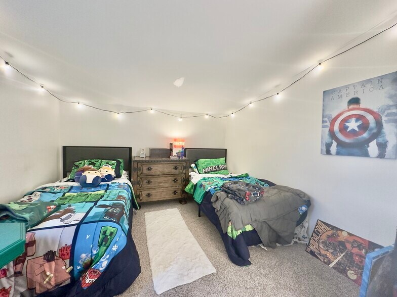 Building Photo - 9453 Maynard Dr