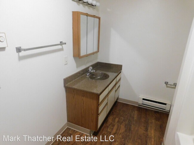 Building Photo - 215 Weed St