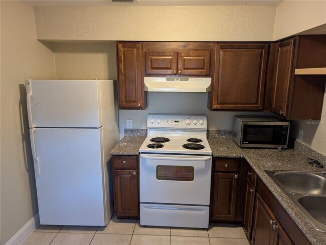 Building Photo - 3/1 Rental Conveniently Located in Gotha