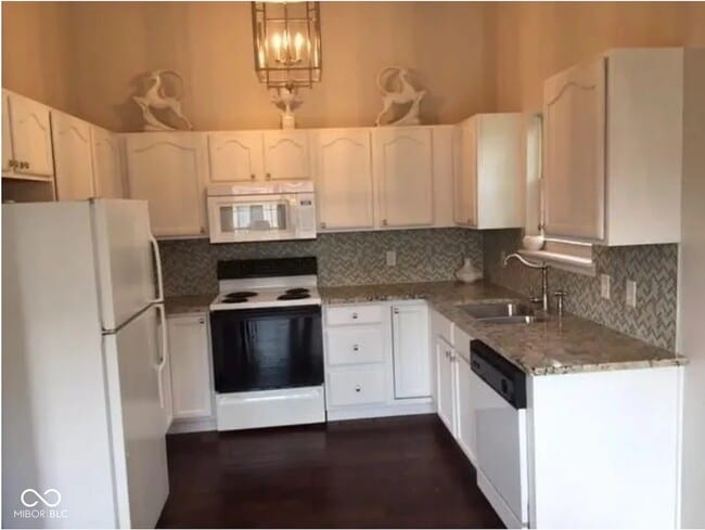 Building Photo - 14910 Copper Tree Way