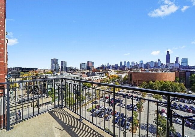 Building Photo - 6 S Laflin St